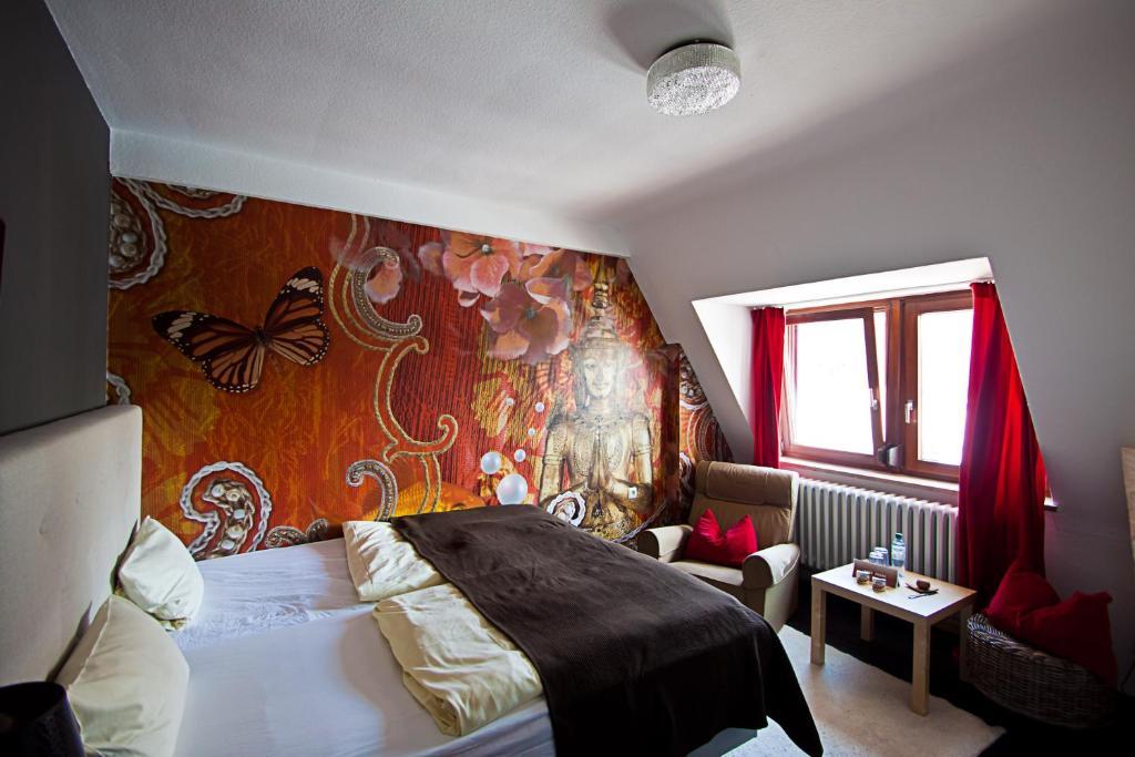 Hotel Barbarossa Garni Wurtzbourg Chambre photo