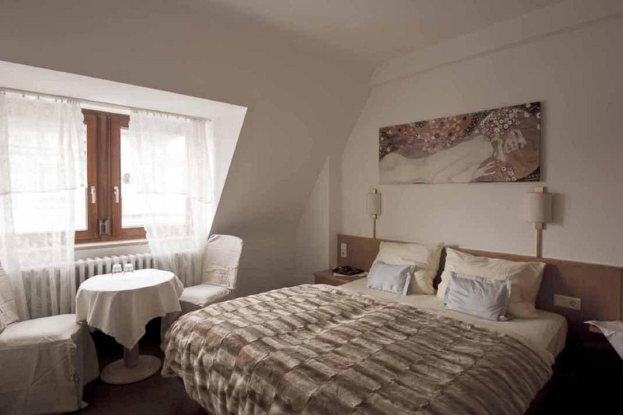 Hotel Barbarossa Garni Wurtzbourg Chambre photo
